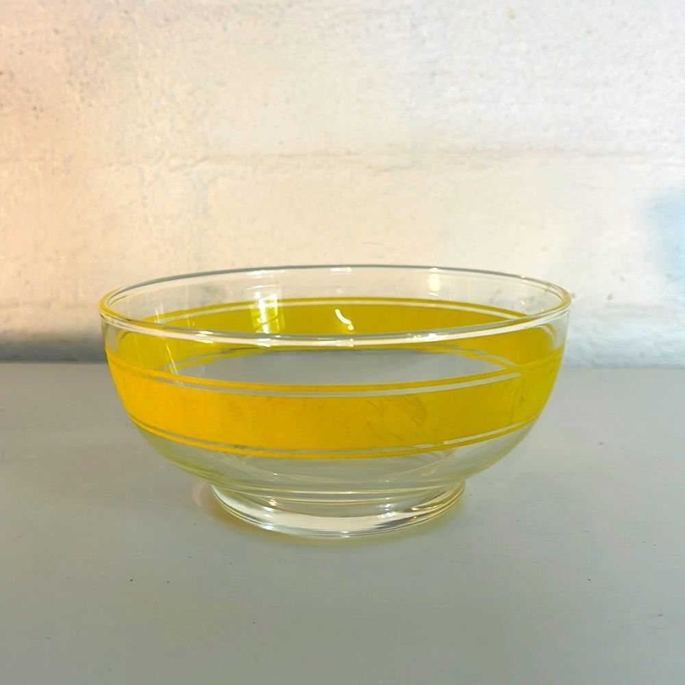 O647 1970’s Vintage Small Glass Serving Bowl.